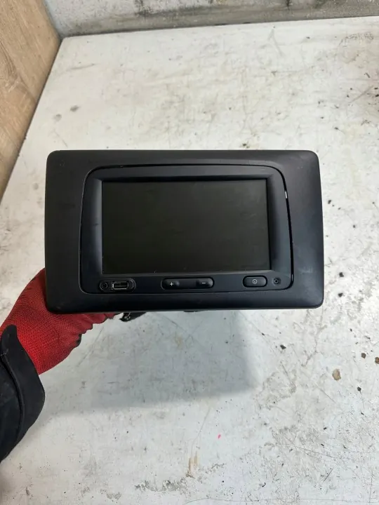 Radio Navigation Dacia Duster II OEM 682601526r image 2