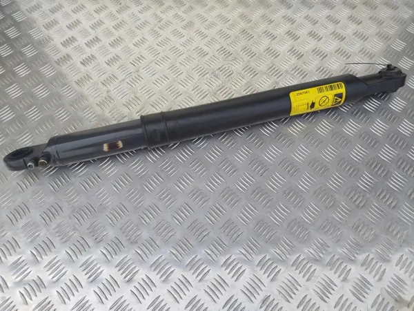 Scania NTG ohjaamonostosylinteri OEM 2567561 - Käytetty image 2