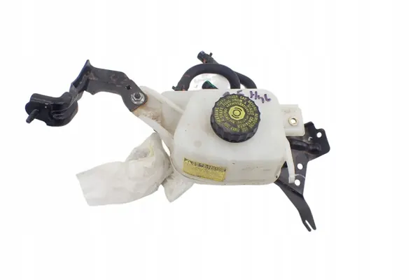 Depósito de líquido de frenos OEM 47220-0D181 Toyota Yaris image 2