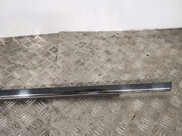 Jeep OE FOB20215 Bakrutslist - Begagnad image 3