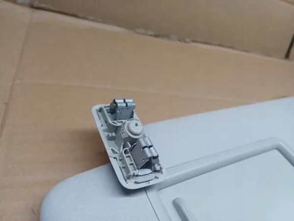 OEM ACF46679 Visor esquerdo para Skoda Rapid image 3