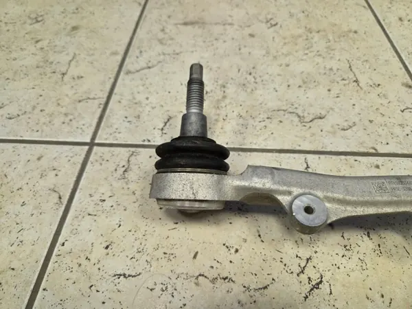 Voorste Onderste Ophangingsarm OEM PR3Z3083A Ford Mustang image 4