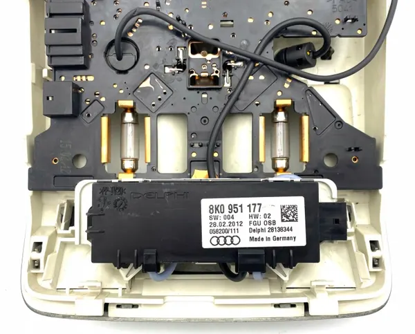 Istuinlukulamppu OEM 8T0947135BK 6PS Audi image 4