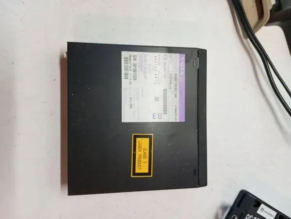 Volvo XC60 CD-vaihtaja OEM 31285200 - 2.4L Diesel image 5