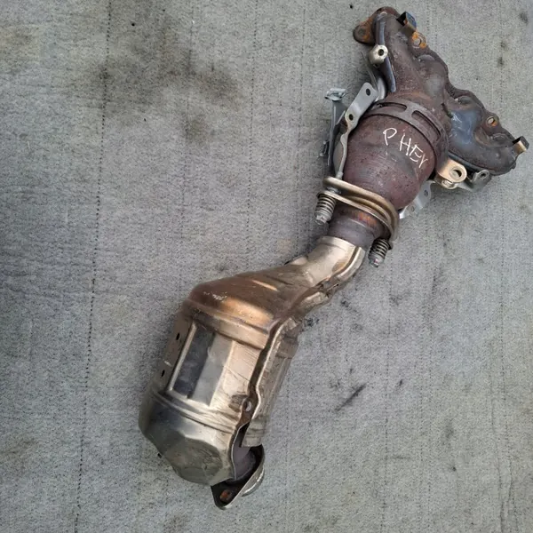 Catalyseur OEM AEE AEL pour Mitsubishi Outlander image 2