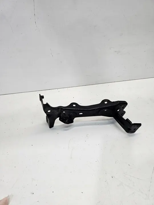 Höger skärm fäste Audi A3 8V 8V0821136A image 2