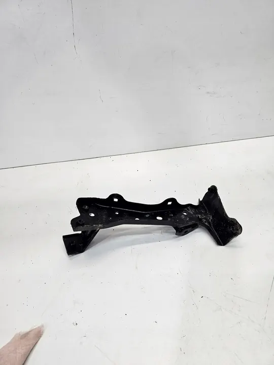 Höger skärm fäste Audi A3 8V 8V0821136A image 4