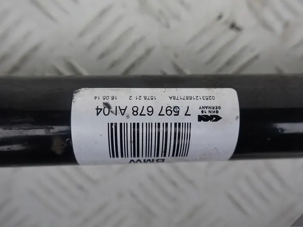 BMW OE 7597678 Halvaxel image 3