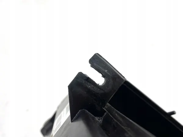 Tesla S Kupéfilter Hölje OEM 1013535-00-b image 10