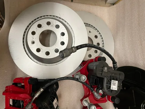 Disques & Étriers Frein GOLF 8 GTI OEM lukcars343 image 3