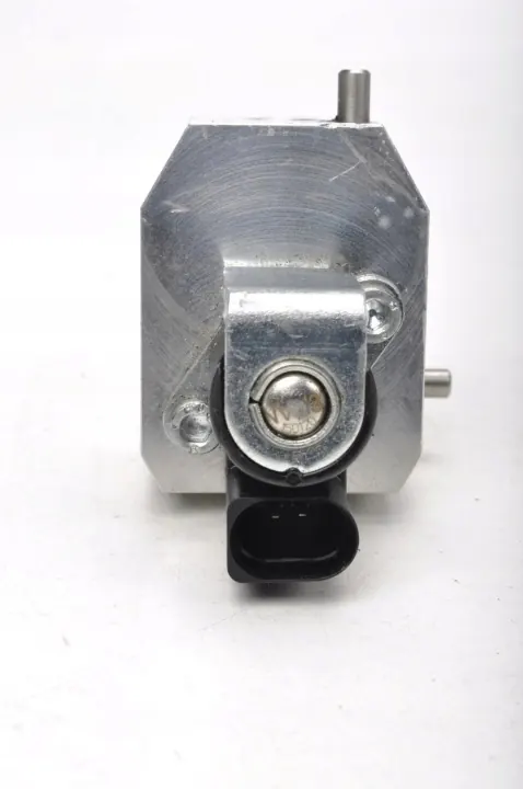 Válvula suspensión McLaren 650S OEM 11B1103CP.02 image 3