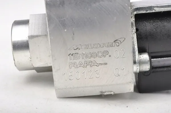 Válvula suspensión McLaren 650S OEM 11B1103CP.02 image 4