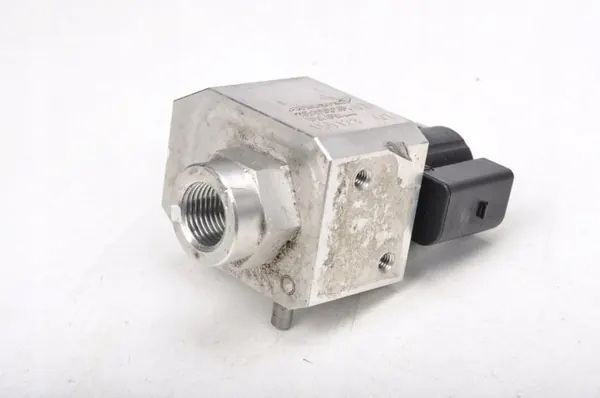 Válvula suspensión McLaren 650S OEM 11B1103CP.02 image 5