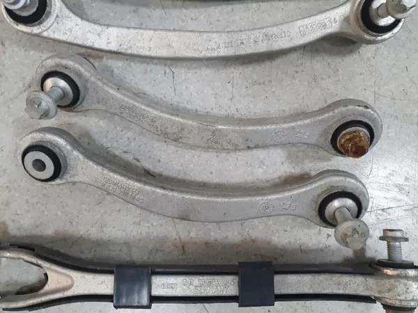 MERCEDES SL R230 2001-11 Set bracci posteriori OEM image 4