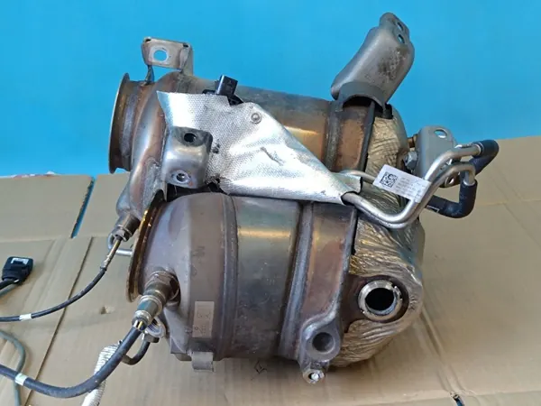 OEM 05L131705P 05L131602E Skoda Catalisador DPF image 7