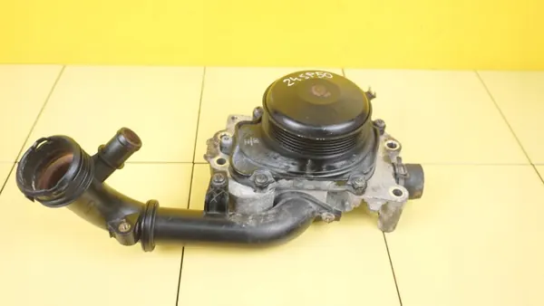 Pompe à eau Mercedes-Benz OEM 013046804KT - Occasion image 2