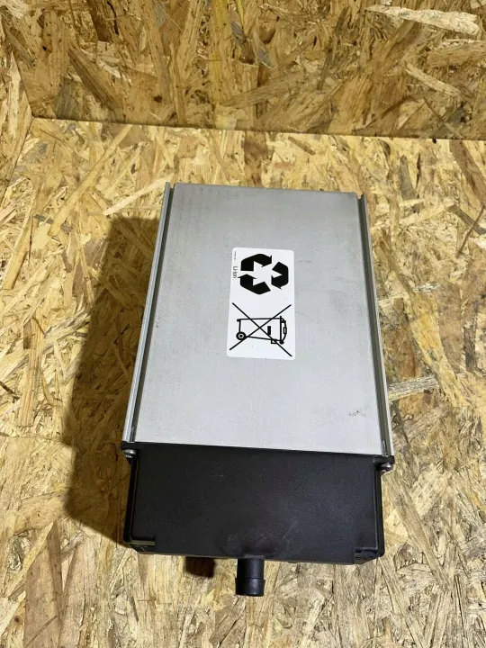 Batería Land Rover OEM L8B2-10C784-BB 8Ah Usada image 6