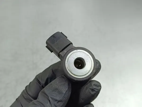 Sensor de batida Suzuki OEM 72R0KNE48 - Usado image 4