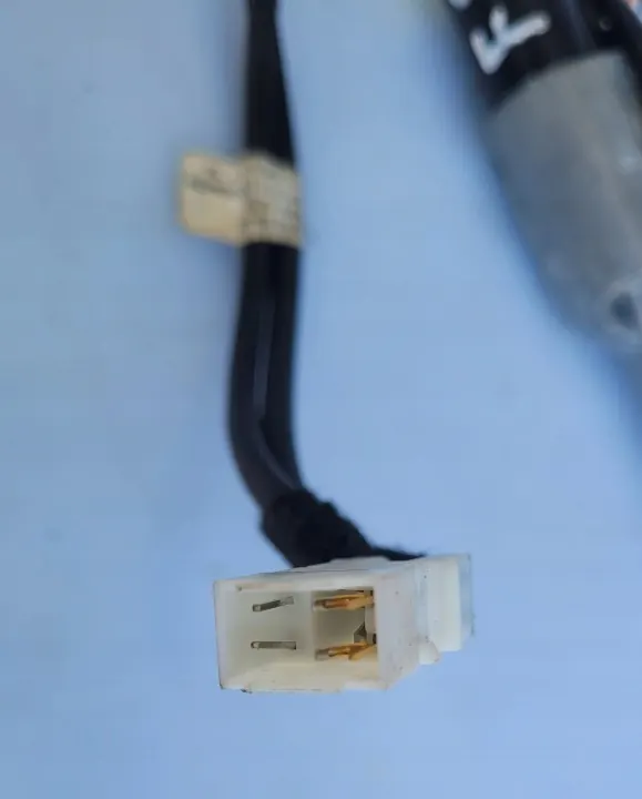 BMW etuistuimen turvavyön solki OEM 7256646 - Käytetty image 3