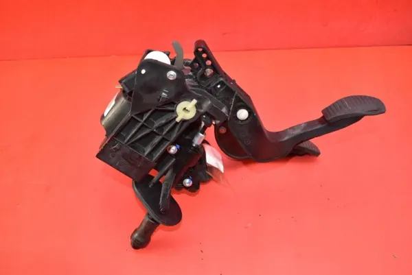 Kopplings- & Bromspedaler OEM 39011432 för Opel Corsa E image 7