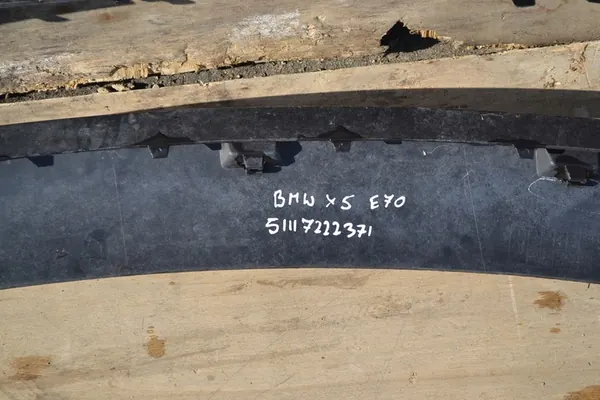 BMW X5 E70 framstötfångartillägg 51117222371 image 3