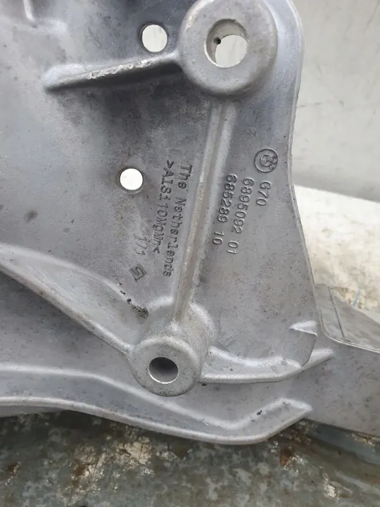 Support moteur avant OEM 6895092 pour BMW 7 G70 image 5