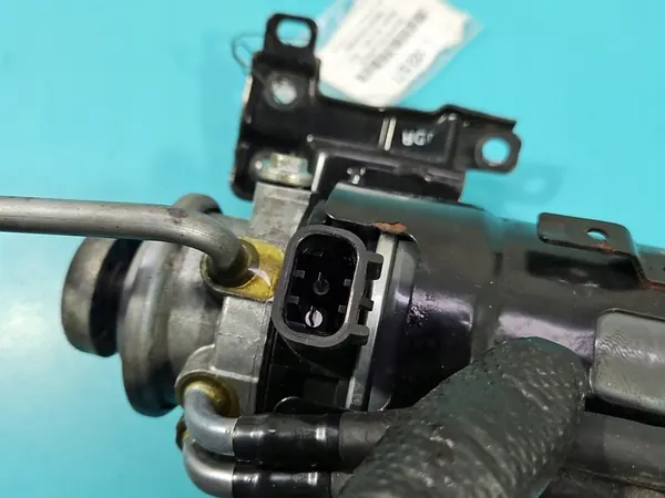 Boîtier de filtre à carburant Hyundai i30 II 12-16 1.6 CRDI image 8