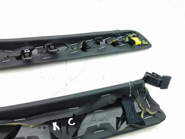 Cache tunnel latéral Lexus CT 200H OEM 5883376040 image 6