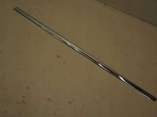 Rechter voor deur chromelist OEM 7E0853054A VW T5 image 4