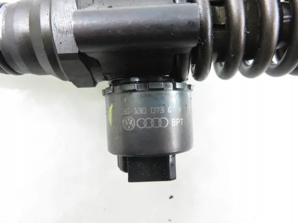 Ruitenwisserspomp OEM 03G130073G voor Touran 2.0 TDI image 5