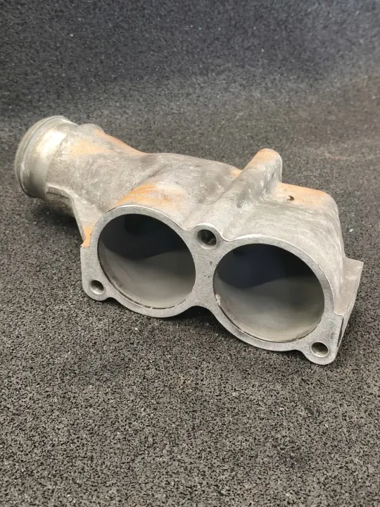 MAN Termostaatin Kotelo OEM 51063020694 - Käytetty image 2