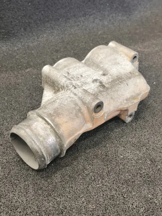 MAN Termostaatin Kotelo OEM 51063020694 - Käytetty image 3