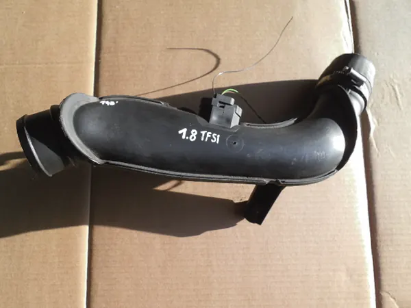 Audi OE Tubo do Intercooler 1K0145770N image 1