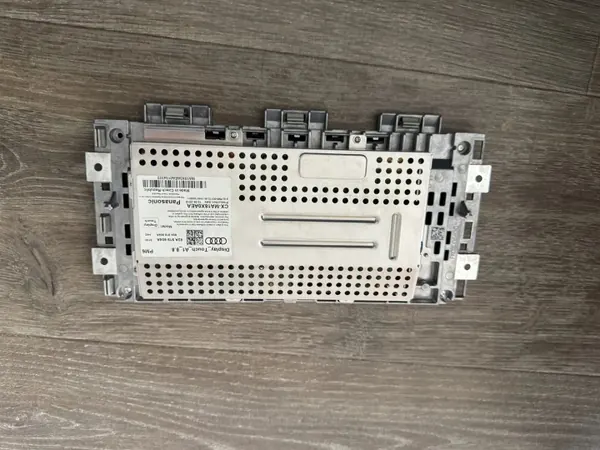 Audi A1 Sportback navigointinäyttö OEM 82A919604A image 4