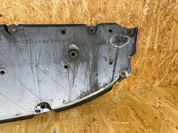 Toyota Prius IV framstötskåpsskydd undergolv 51420-47030 image 7
