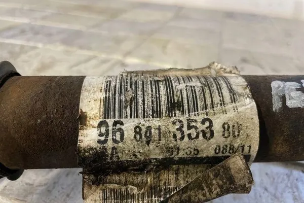 Arbre avant gauche PEUGEOT 3008 1.6L Diesel image 3