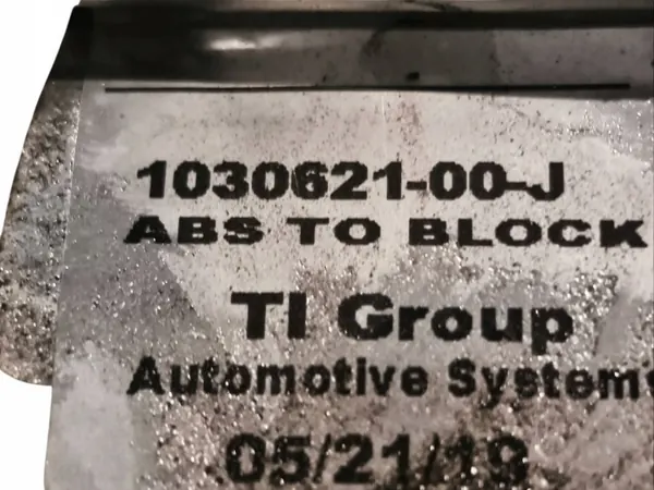 Tesla Bremskraftverstärker-Schlauch OEM 103062100J image 7
