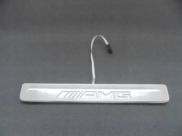 Mercedes C-klass W206 AMG Tröskellist OEM A2066802703 image 2