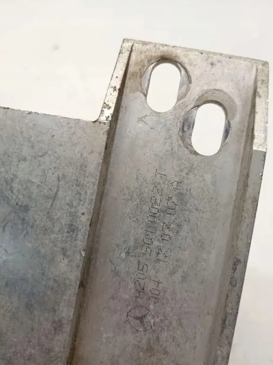 Mercedes-Benz Jäähdyttimen kiinnityspaneeli OEM A2055010022 image 2