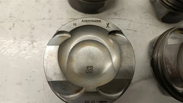 Pistón Mercedes OEM A2820304000 para 1.3 TCE image 3