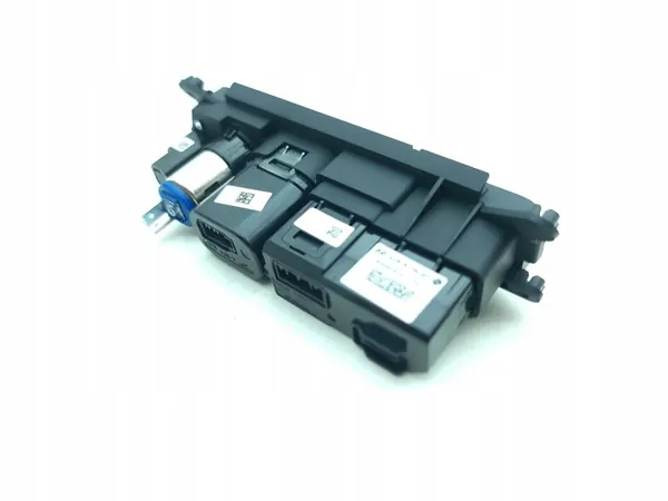 Puerto USB Hyundai Kona II OEM 961A0BE100 - Usado image 3