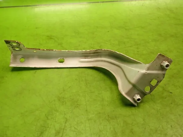 Vasen lokasuojan kiinnike OEM 1S0821141 VW UP! image 4