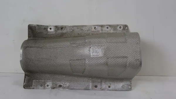 Volvo XC40 1.5 T3 Hitzeschild OEM 31694866 image 2