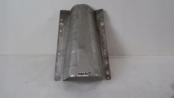 Volvo XC40 1.5 T3 Hitzeschild OEM 31694866 image 6