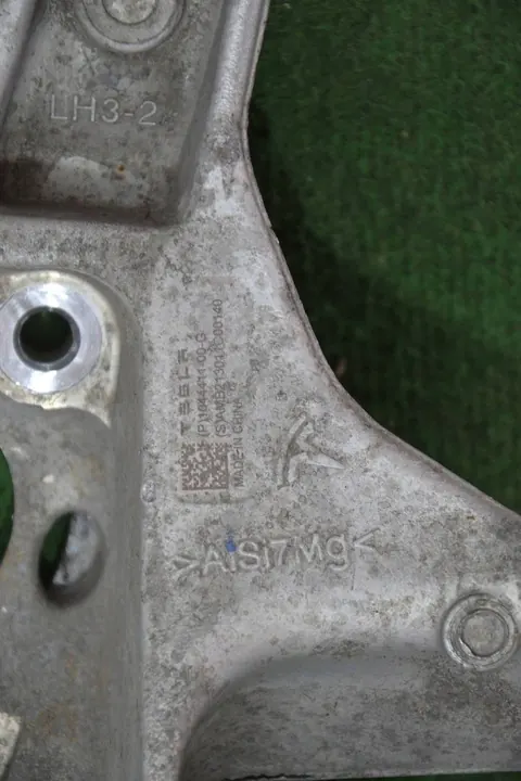 Snodo posteriore sinistro Tesla Model 3 104441100G image 3