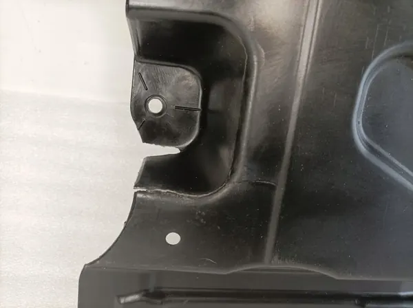 UNDERBODSKYDD PLATTA HÖGER MERCEDES C-KLASS W205 A2056842000 image 3