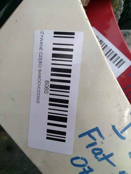 Fiat 500 etu oikea lokasuoja OEM 360211184 image 7