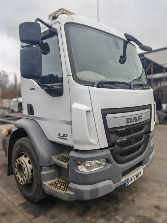 Complete cabine DAF LF Euro 6 met dagmasker OEM -DA image 5