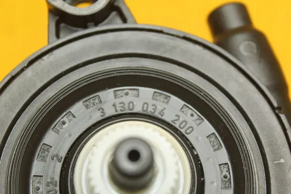 Vasen etuikkunamoottori VW Passat B6 image 10