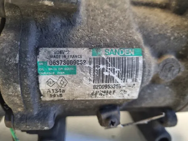 Compressore aria condizionata RENAULT CLIO III 8200953359 image 2